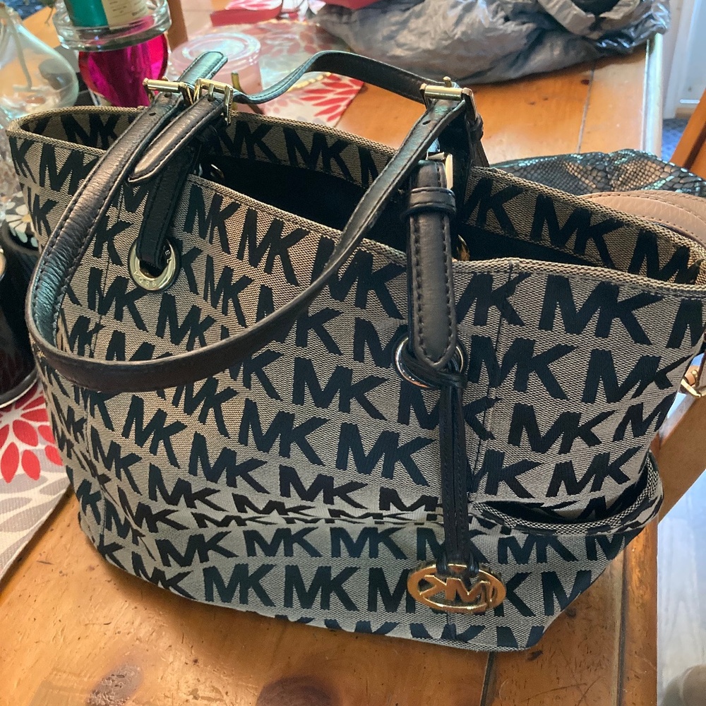 Michael Kors Tote Bag Black Canvas BUNDLE  Michael Kors Black Snak tote